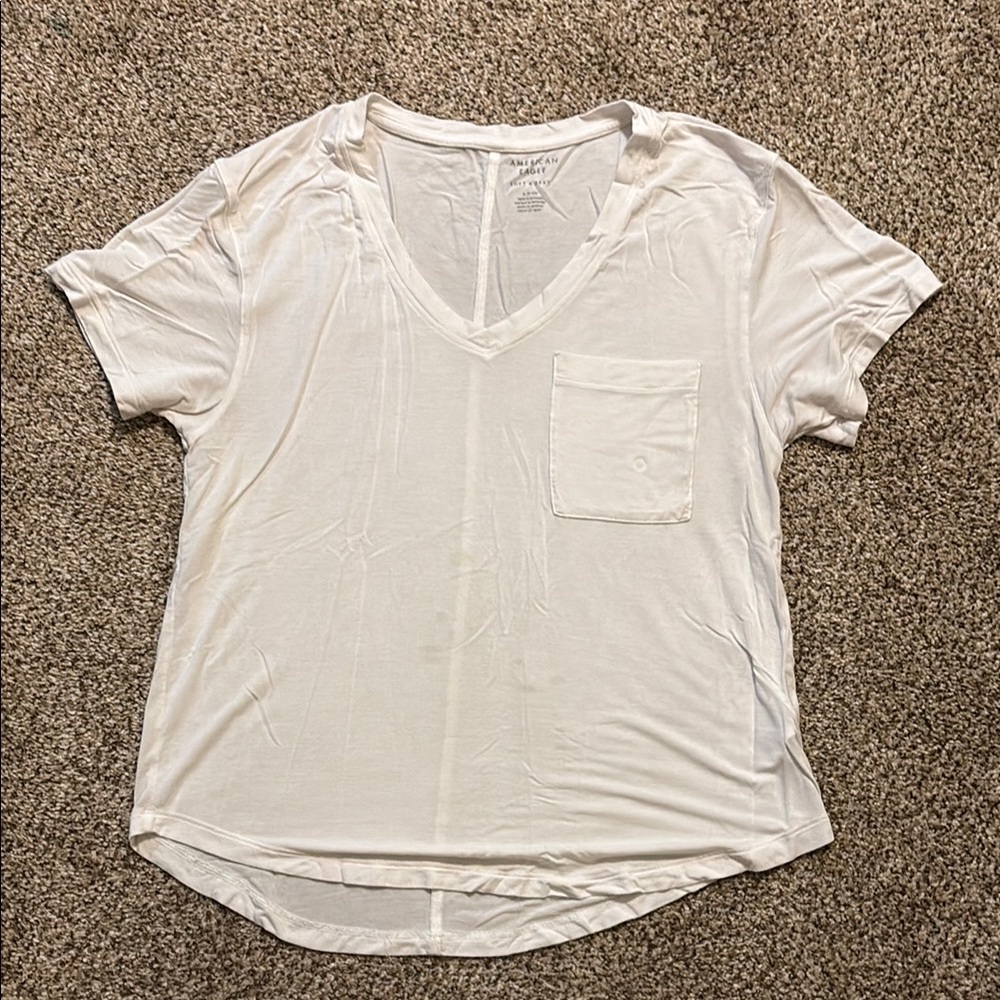 American Eagle Outfitters White V-Neck Short Sleeve Pocket Tee